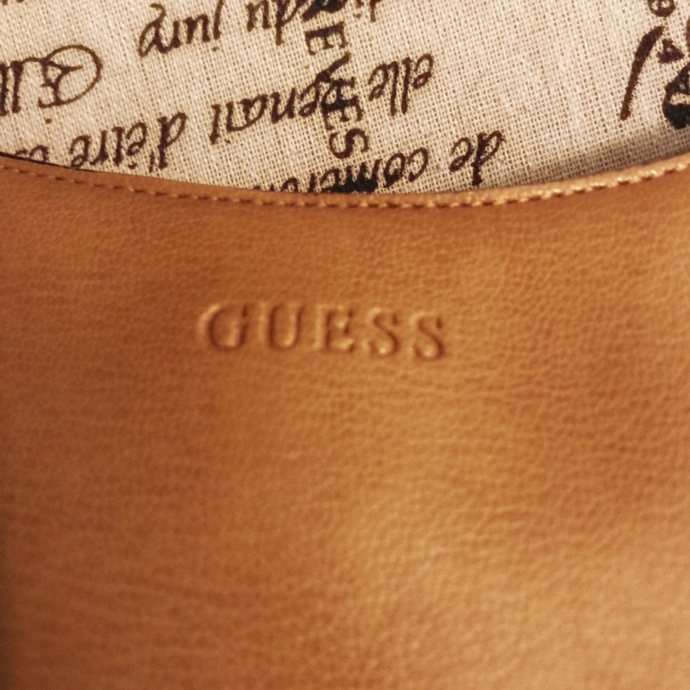 GUESS purse - Picture 2 of 4
